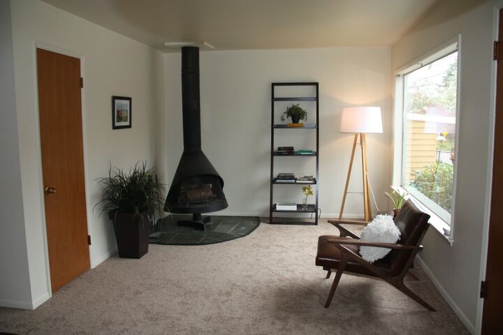 Property Photo:  4512 6th Ave NW  WA 98107 