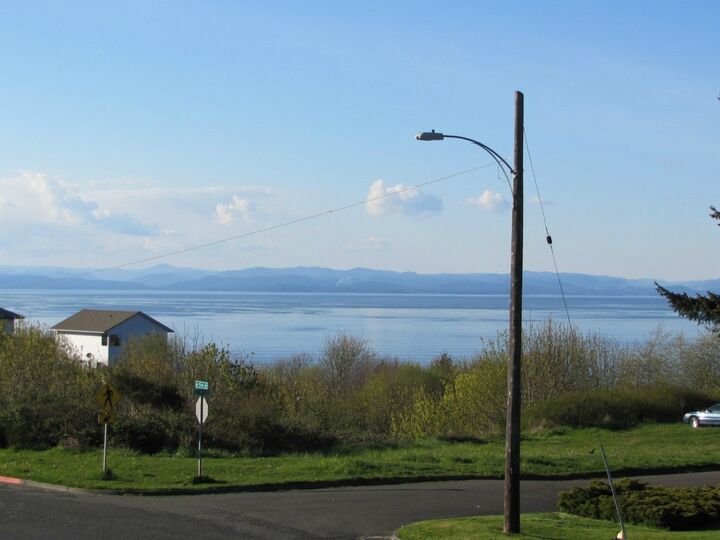 Property Photo:  1534 W 5th St  WA 98363 