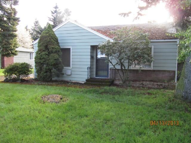 Property Photo: 624 NE 111th Ave OR 97220