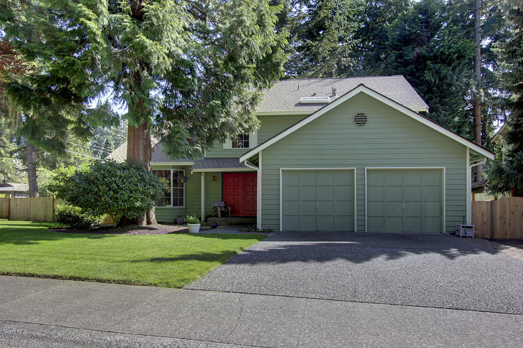 Property Photo:  15929 NE 27th Place  WA 98008 