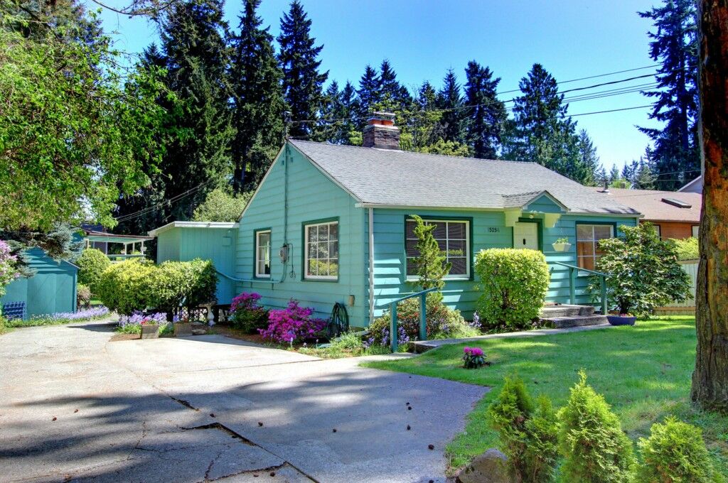 Property Photo:  15254 Dayton Avenue N  WA 98133 