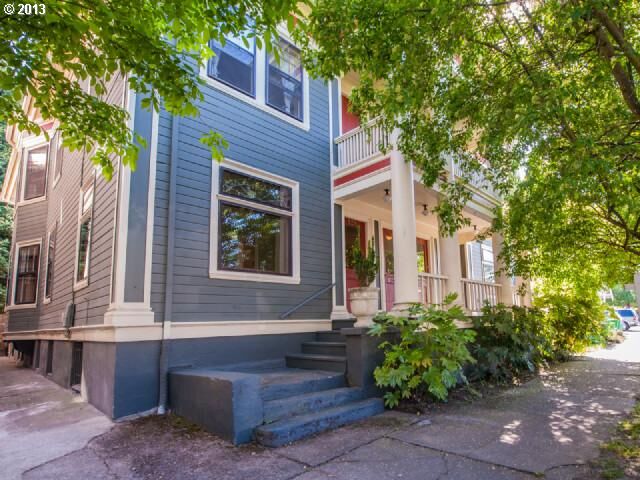 Property Photo: 828 NE Hancock St OR 97212