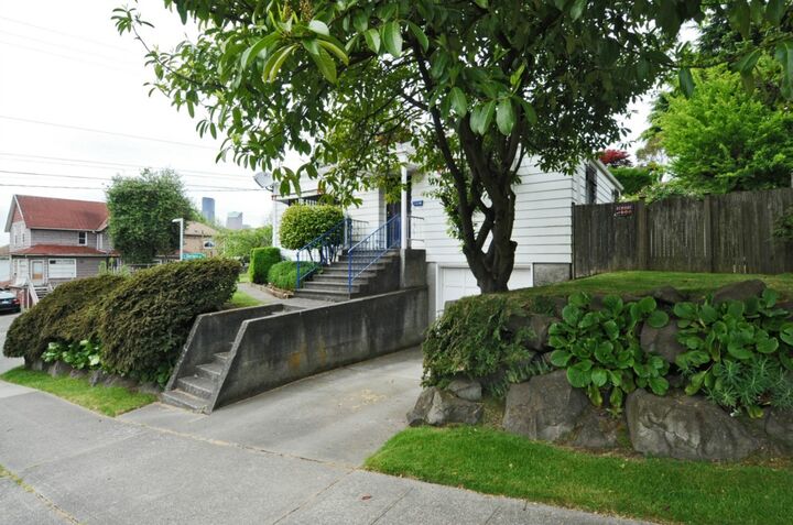 Property Photo: 1802 S Dearborn St WA 98144