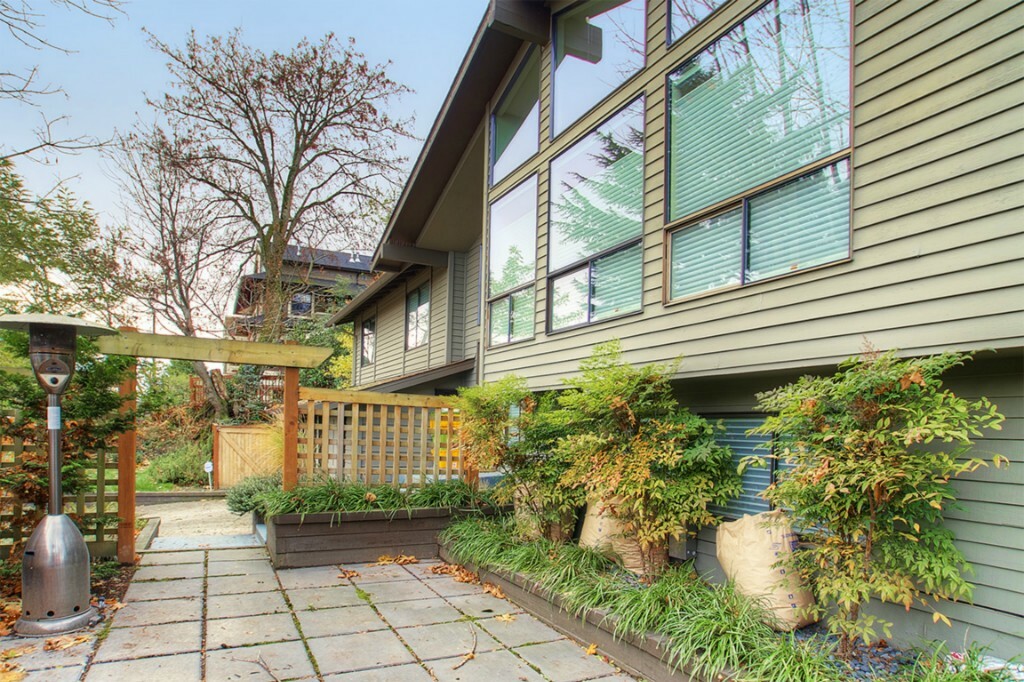 Property Photo: 3314 E Pike St WA 98122