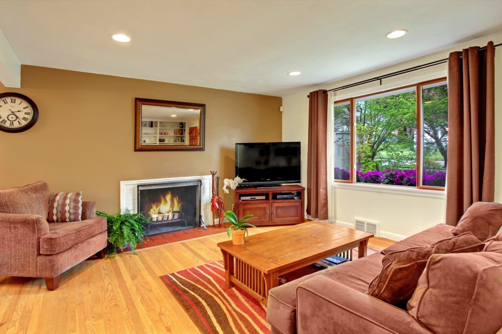 Property Photo: 7025 27th Ave NE WA 98115