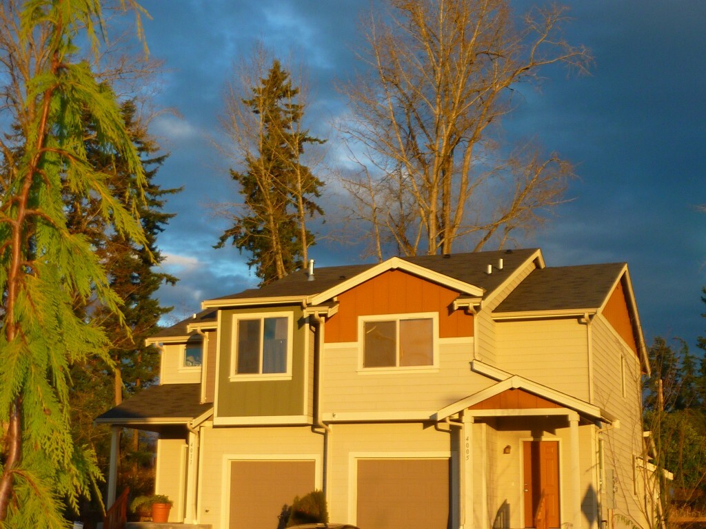 Property Photo:  8208 42nd Place NE  WA 98270 