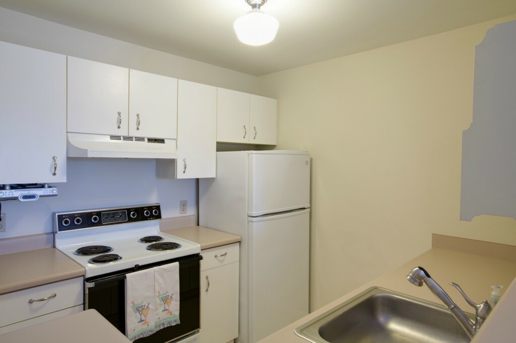 Property Photo:  2920 Alki Ave SW 204  WA 98116 