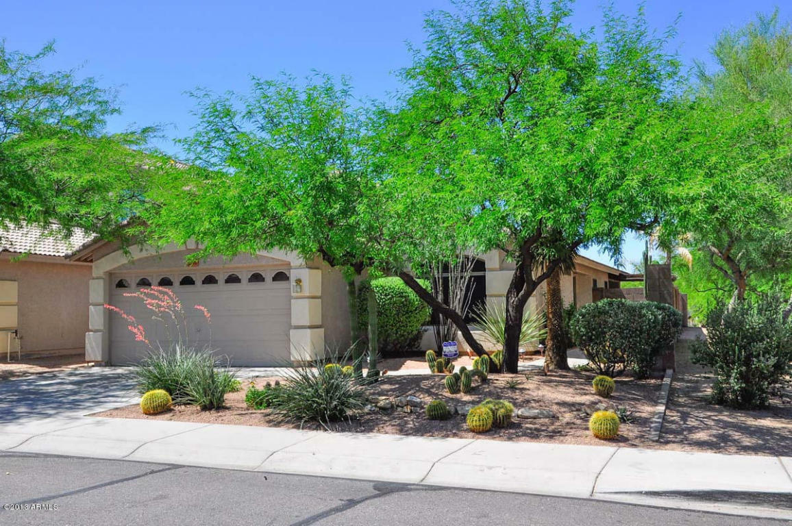 Property Photo: 2201 E Paraiso Drive AZ 85024