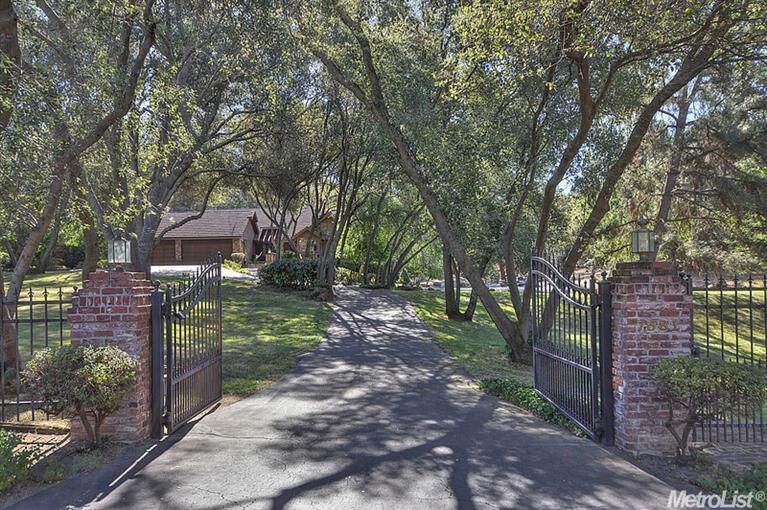 Property Photo: 7581 Tall Pine Ln CA 95746