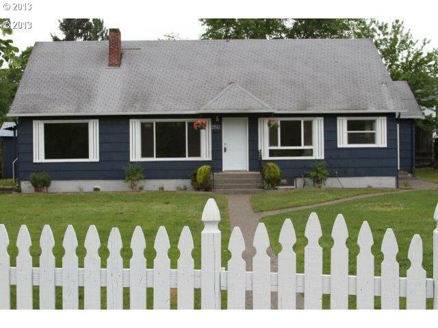 Property Photo:  2841 F St  WA 98671 