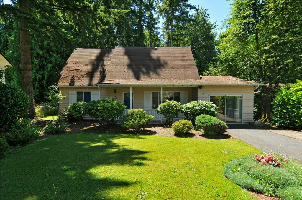 Property Photo:  220 219th Place SE  WA 98021 