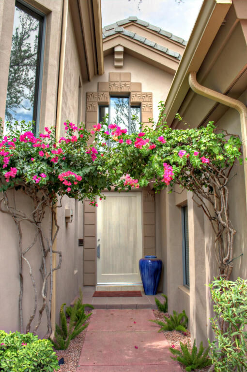 Property Photo: 3018 E Sierra Vista Drive AZ 85016