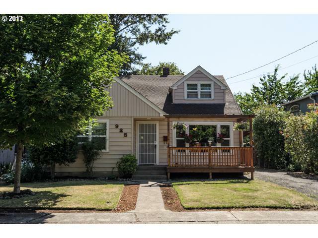 Property Photo: 925 Fillmore St OR 97402