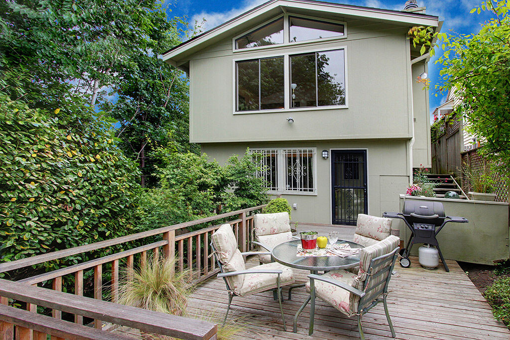 Property Photo: 3000 W Elmore Street WA 98199