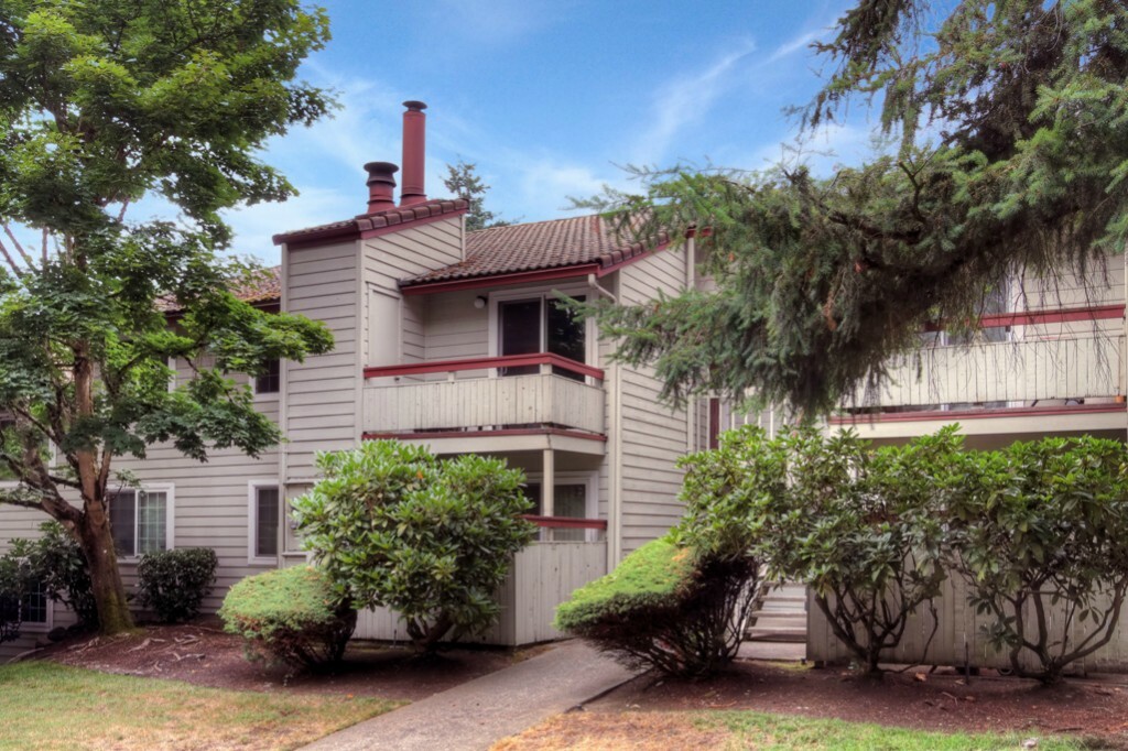 Property Photo:  14200 NE 171st St A203  WA 98072 