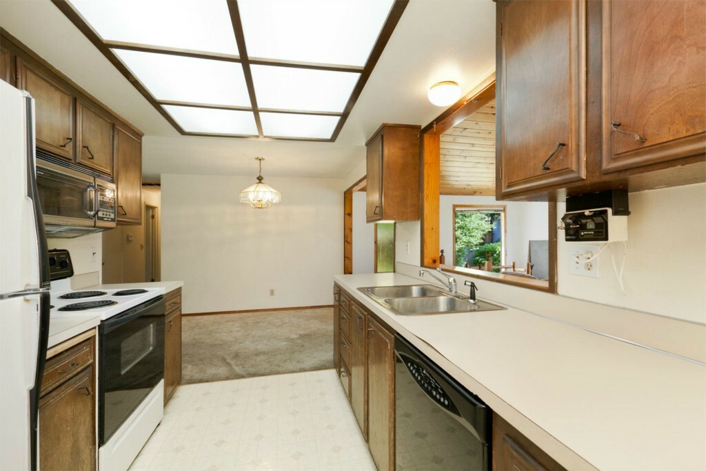 Property Photo:  7515 NE 202nd Place  WA 98028 