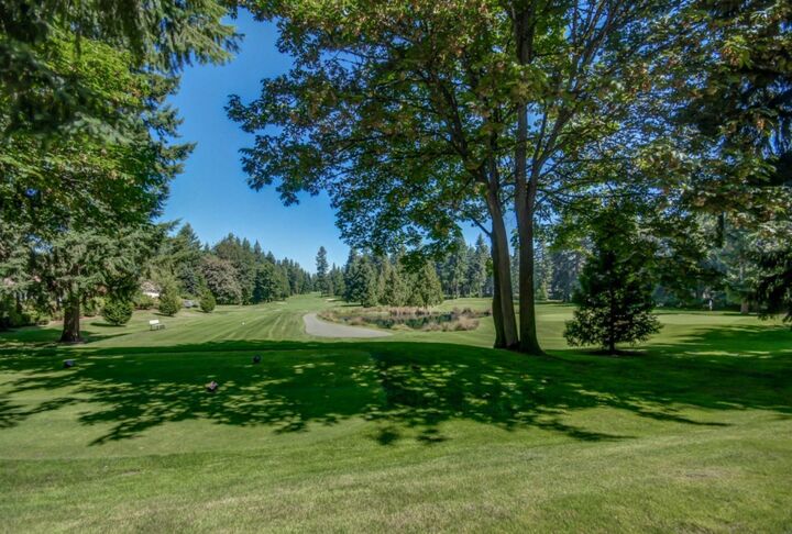 Property Photo: 2315 Sahalee Dr W WA 98074