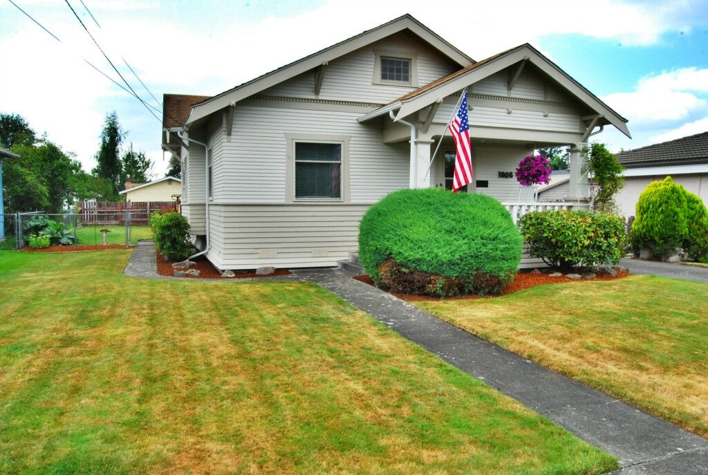 Property Photo: 1806 Lafromboise St WA 98022