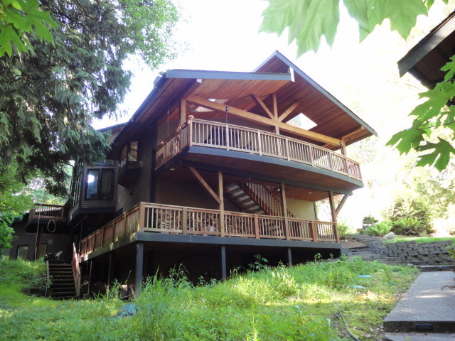 Property Photo: 7813 60th St SE WA 98290