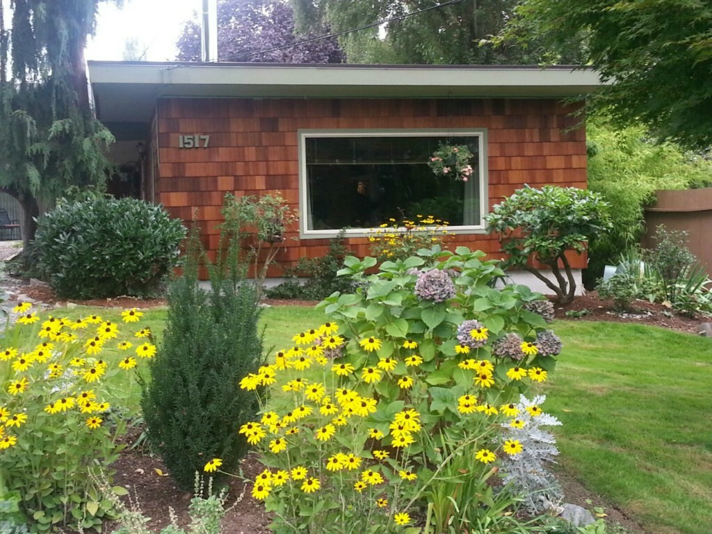 Property Photo:  1517 Morris Ave S  WA 98055 