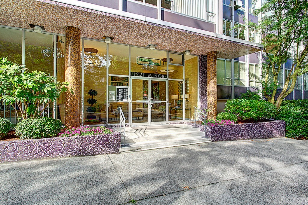 Property Photo: 1221 Minor Ave 1011 WA 98101