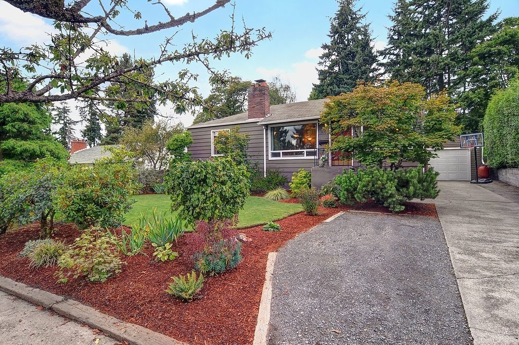 Property Photo: 310 NE 158th St WA 98155