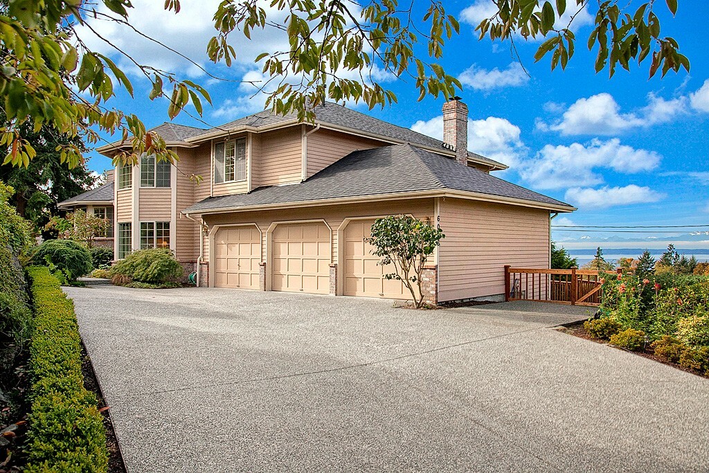 Property Photo:  6016 Central Dr  WA 98275 