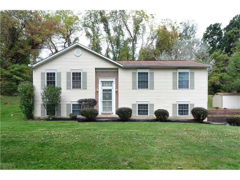 Property Photo:  38 Holly Drive  PA 15057 