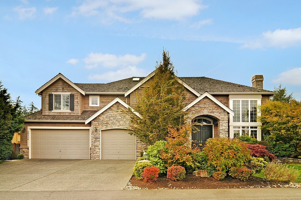 Property Photo: 24114 E Greystone Lane WA 98020