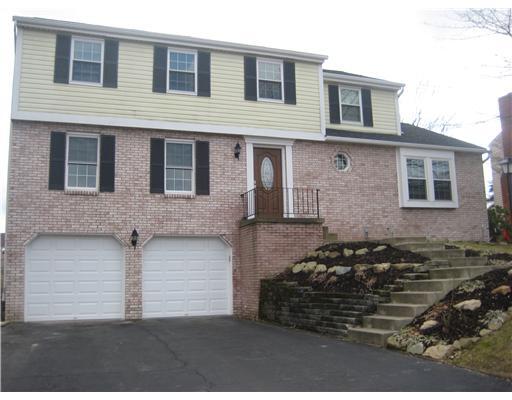 Property Photo: 104 Bertley Ridge Drive PA 15108