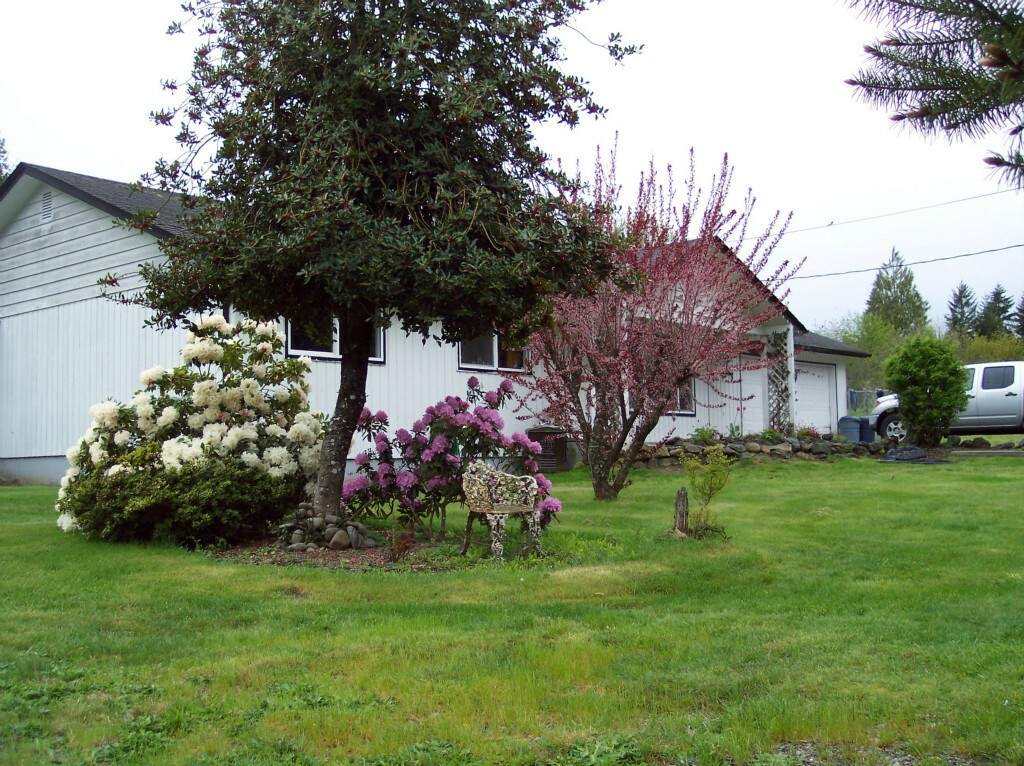 Property Photo:  421 School House Hill Rd  WA 98548 