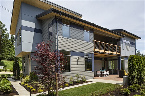 Property Photo: 3053 220 Ave SE WA 98075