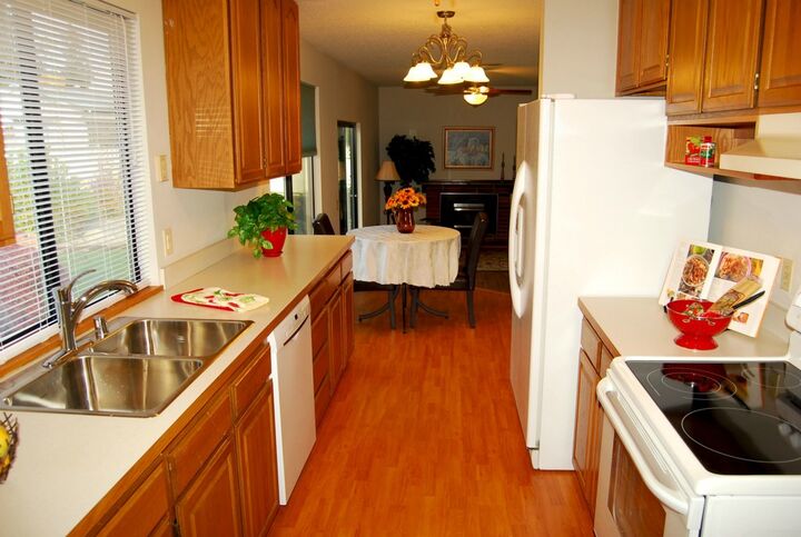 Property Photo: 1619 37th Place SE WA 98002