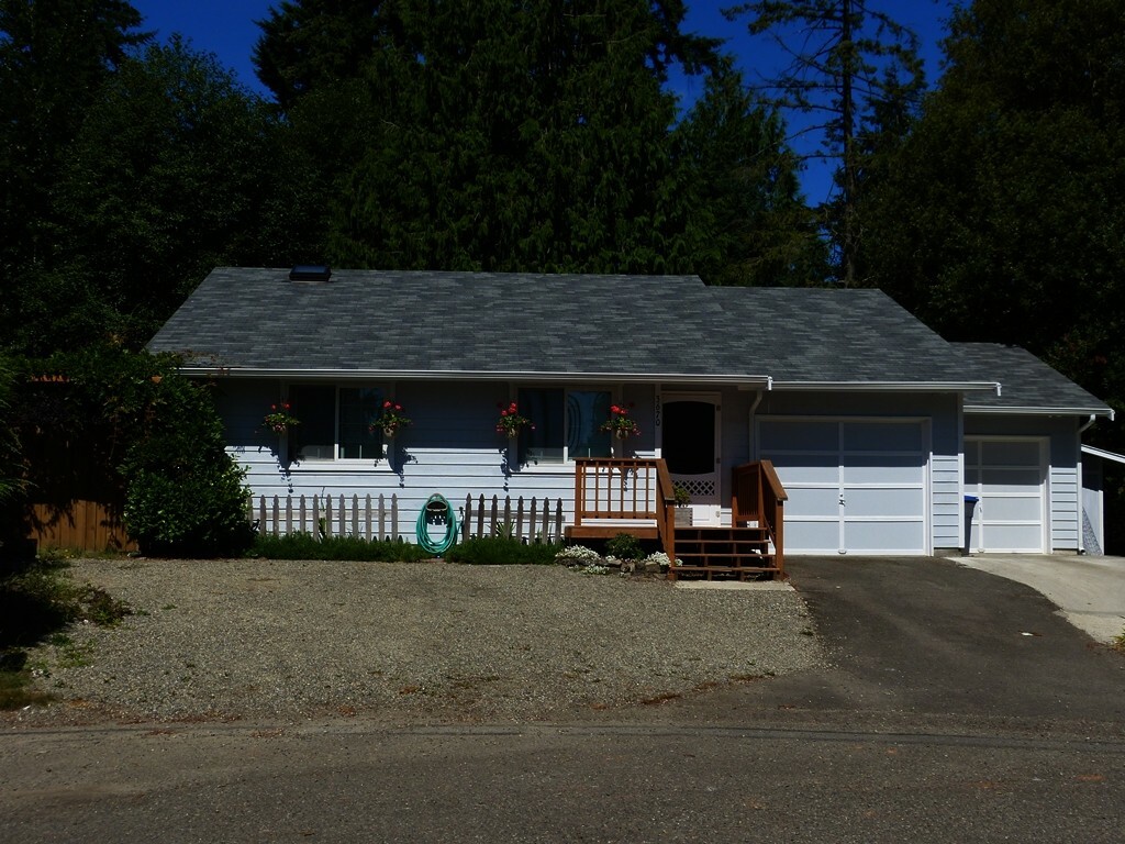 Property Photo:  3670 Westland Ct SE  WA 98366 