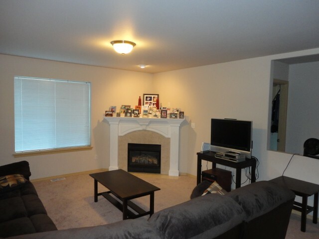 Property Photo: 14910 Woodland Ave E WA 98375
