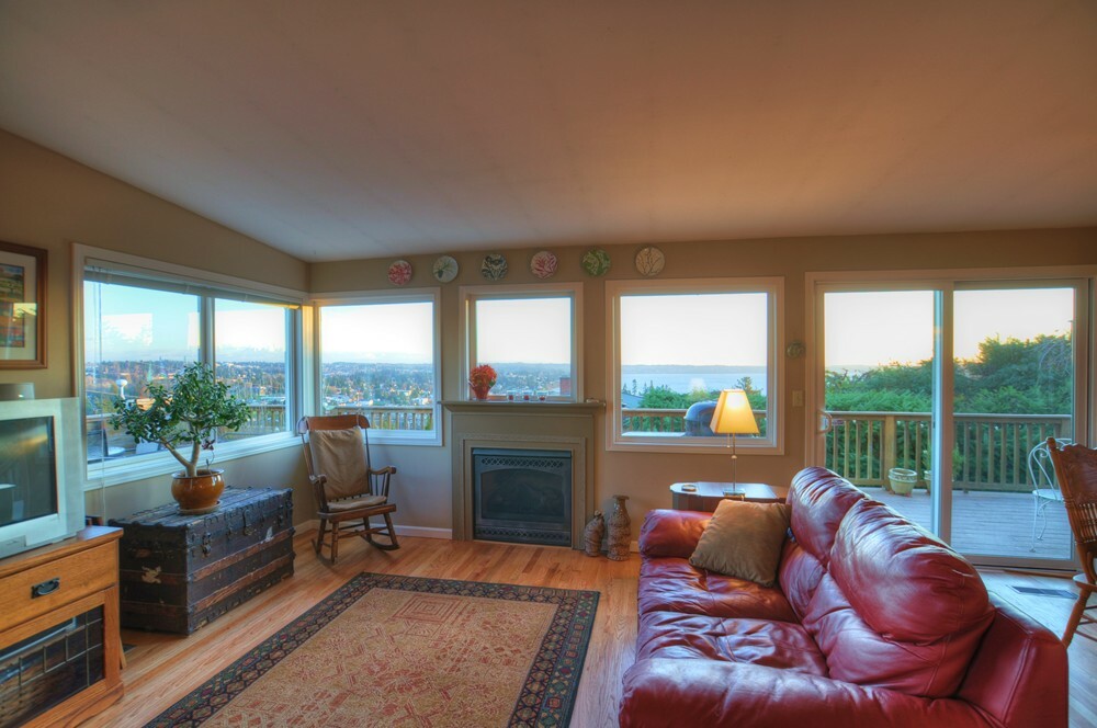 Property Photo: 21205 5th Ave S WA 98198