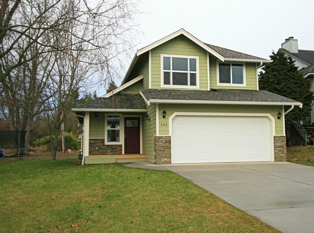 Property Photo:  644 F St  WA 98230 