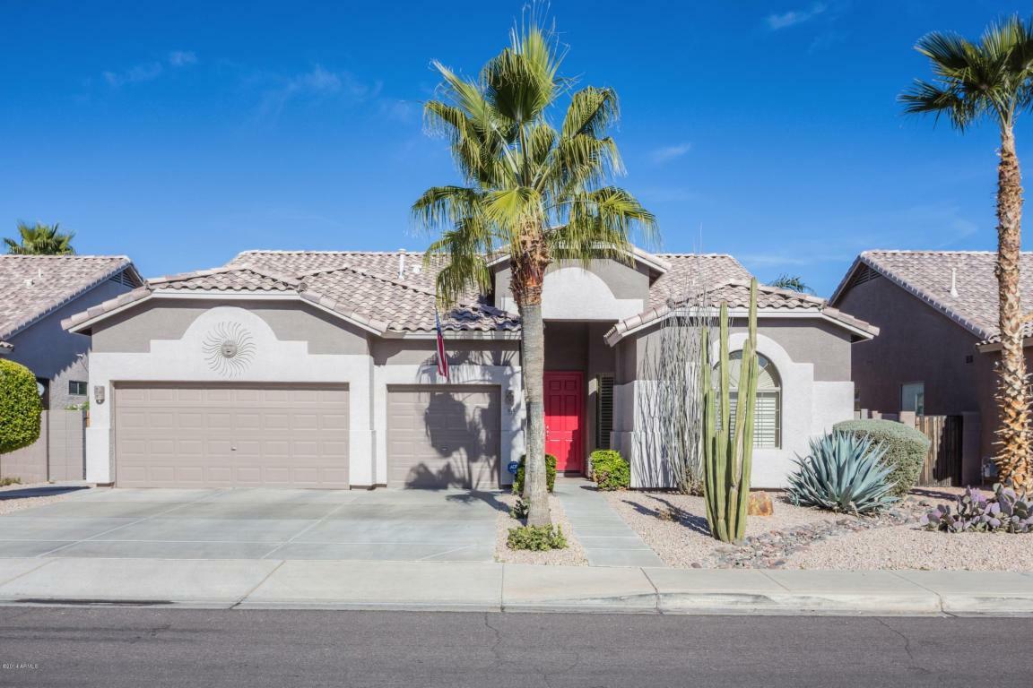 Property Photo:  918 W Juniper Avenue  AZ 85233 