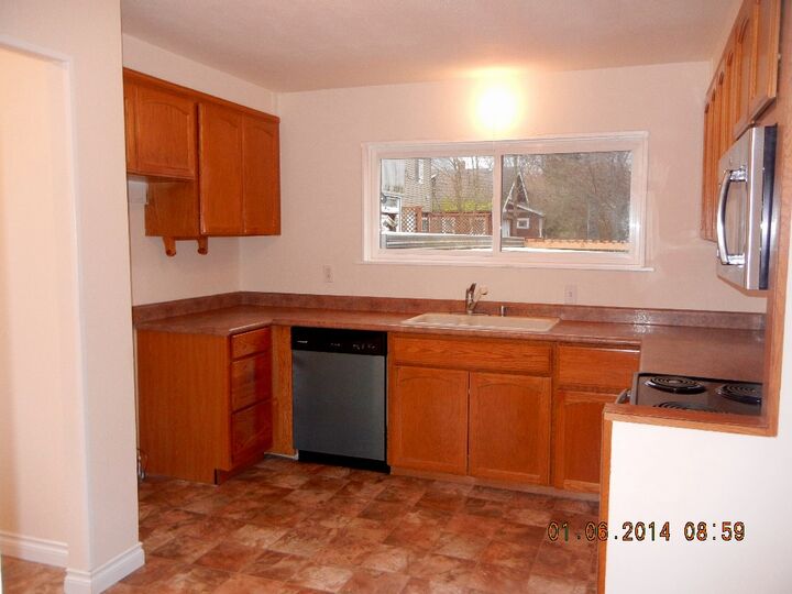 Property Photo: 908 N Cedar St WA 98406