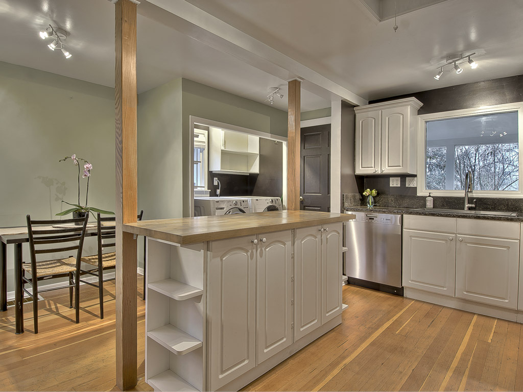 Property Photo: 538 NE 102nd St WA 98125