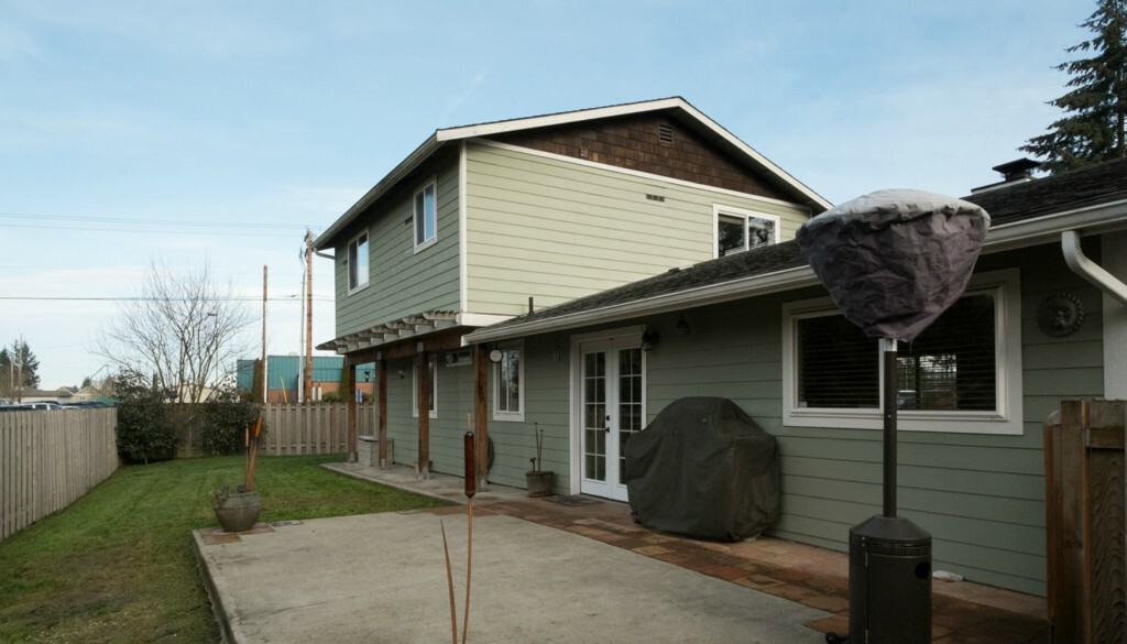 Property Photo:  406 93rd Dr SE  WA 98258 