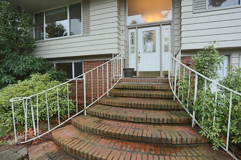 Property Photo: 21056 132nd Ave SE WA 98042