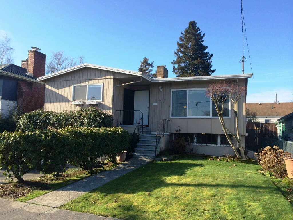 Property Photo:  4407 42nd Ave S  WA 98118 