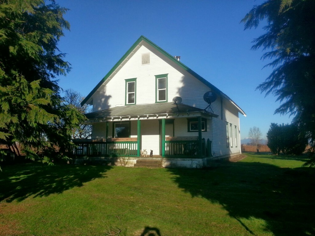 Property Photo:  1716 Pole Rd E  WA 98247 