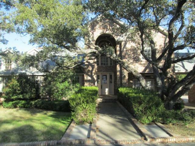 Property Photo: 712 Willow Ridge Drive TX 78666