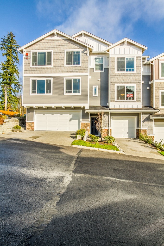Property Photo: 15720 Manor Way H2 WA 98087
