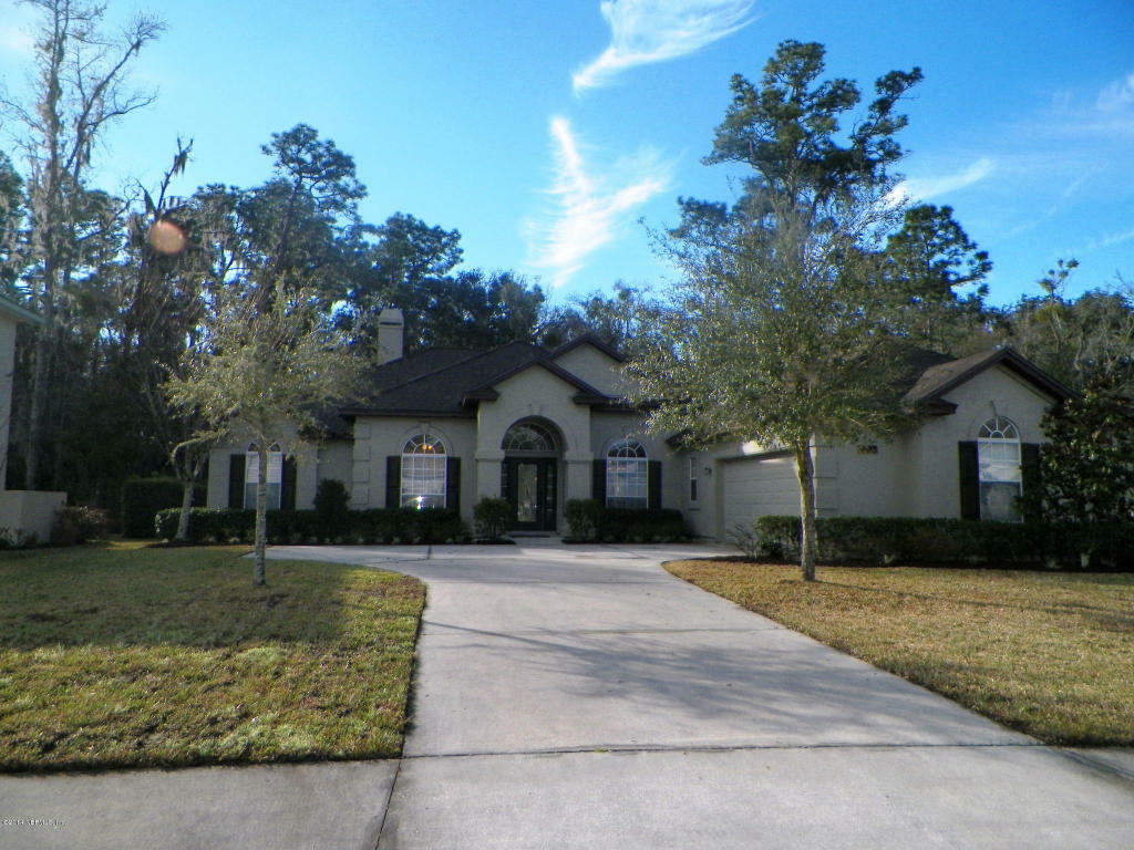 Property Photo: 2204 Autumn Cove Circle FL 32003