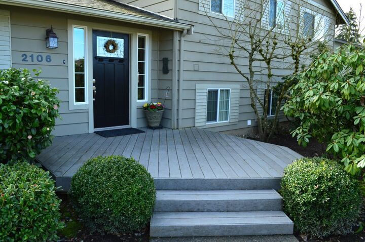 Property Photo: 2106 E Main St WA 98002