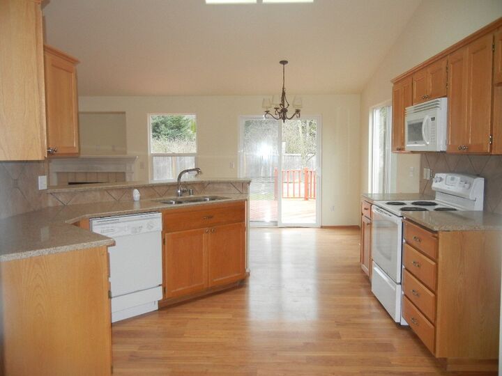 Property Photo: 4906 36th Avenue NE WA 98422