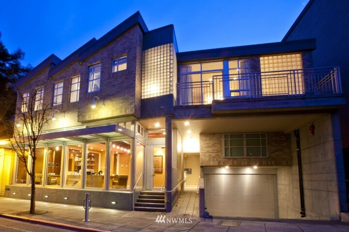 Property Photo: 213 Lake Street S WA 98033
